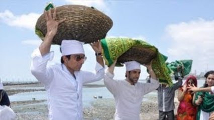 Sonu Sood, Tusshar Kapoor Visit Haji Ali Dargah !