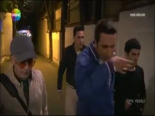 Pis Yedili Mert Saldırıya Uğrar Pis Yedili Kavga