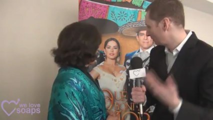 QUE BONITO AMOR Stars en NY