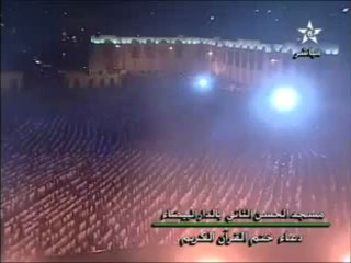 عمر القزابري يبكي آلاف المصلين في ليلة ختم القرآن 1432هـ .