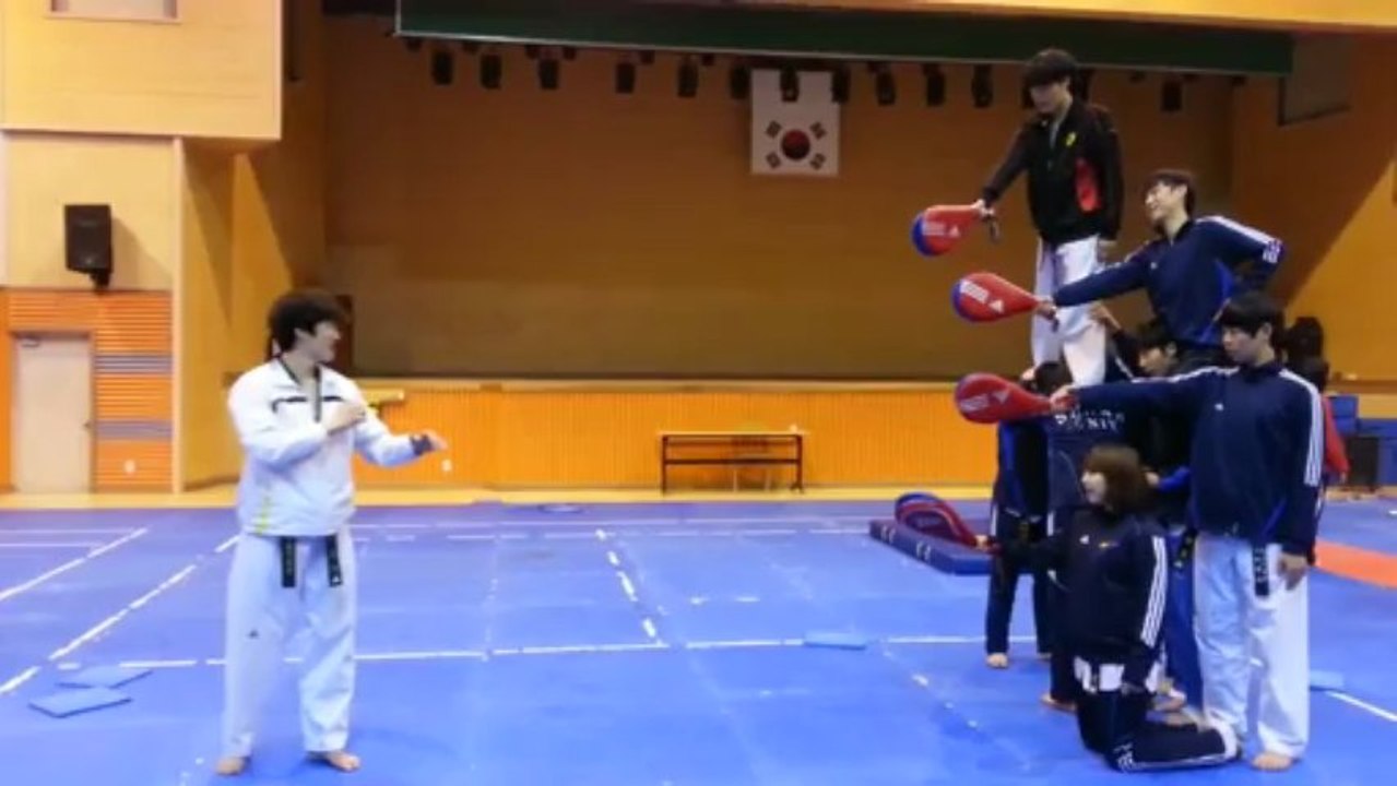 Le quadruple coup de pied sauté