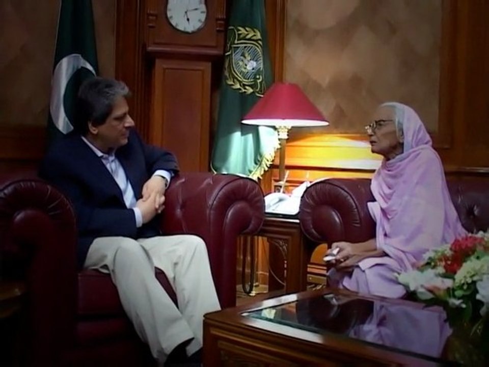 Offered personal house to ageing educationalist Dr.Begum Bibi Qureshi by Governor Sindh Dr.Ishrat-ul-Ebad Khan.