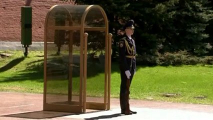 Kerry honors Russian soldiers