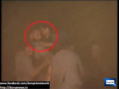 La violente chute du politicien pakistanais Imran Khan