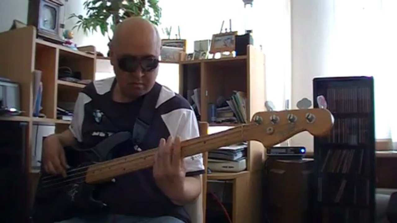 I want your Love Chic Live at Budokan Japan basscover2 Bob Roha