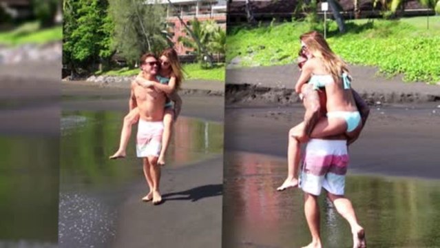 Audrina Patridge en vacances à Tahiti en bikini... avec son petit-ami