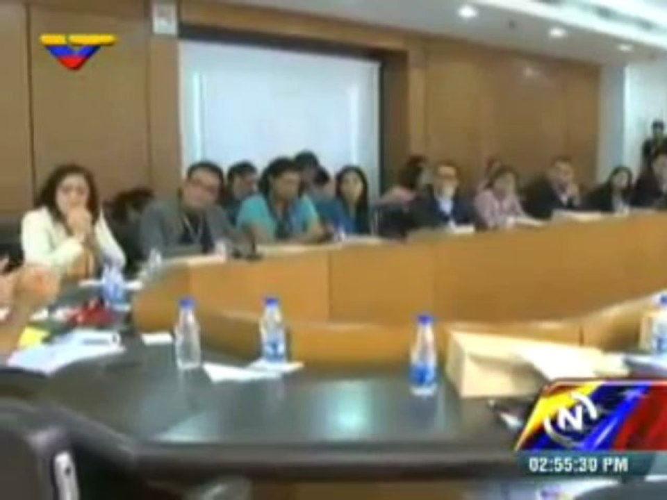 Min. Villegas se reúne con jefes de redacción de medios públicos y privados