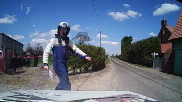 ES10 les huit rues petite sortie de route