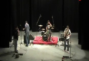 Metillica Banda Tributo en Noise off festival