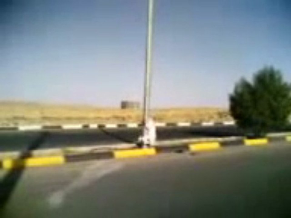بس في السعودية_انسان بقدرات تفوق القردة
