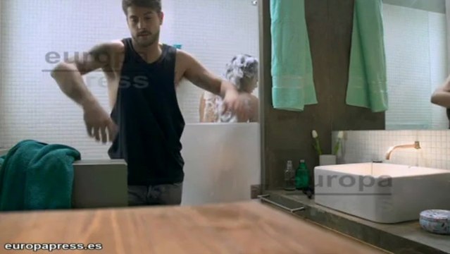 Cristina Pedroche y Luis Fernández pillados en la ducha