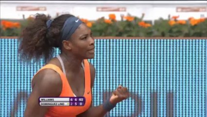 Serena passeggia sulla Domiguez Lino a Madrid