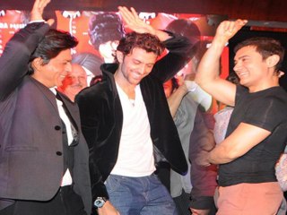 Shahrukh Khan Spotted Smoking