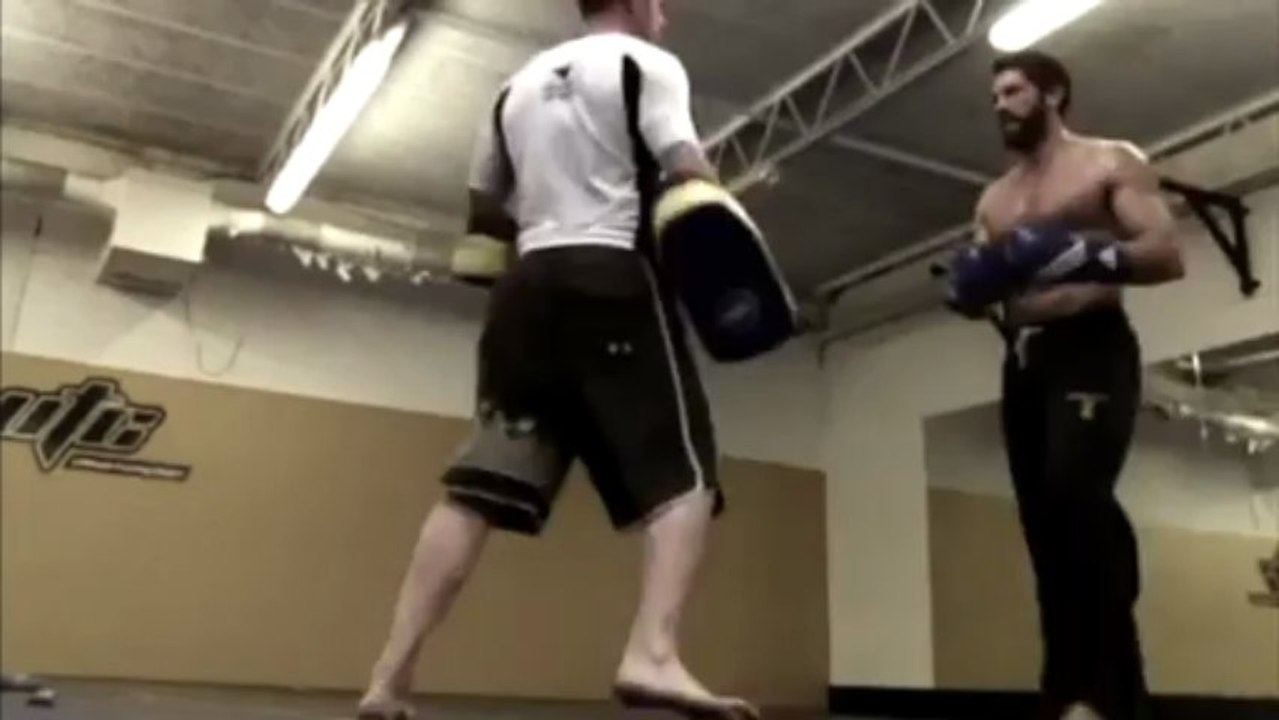 Scott Adkins s'entraine pour "peut-êtres" Undisputed 4