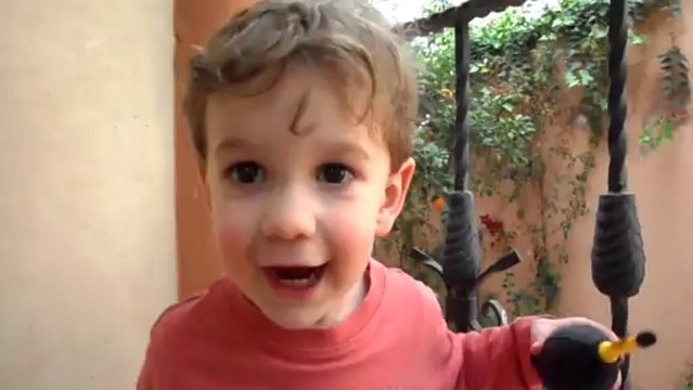 Jules ne veut pas qu'on change sa couche