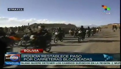 Policía boliviana reabre carretera cerrada por protestas