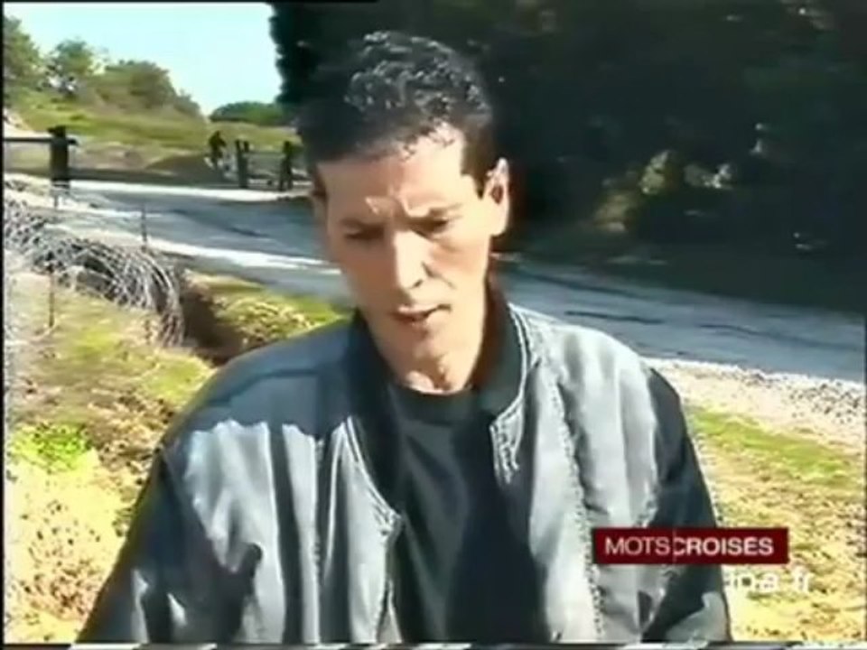 Le retour des pieds-noirs; le massacre et l'exil des harkis