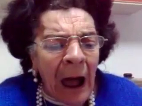 Mamma di Claudio Villa cantata dalla spiritosa Rosaria Mannino!