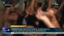 Grupos opositores asedian a dos artistas venezolanos