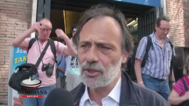 Prc e Pdci trasformano per un giorno via dei Fori imperiali si trasforma in “Via Alemanno da Roma”