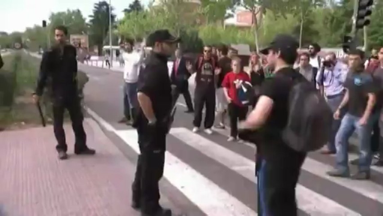 Espagne : des enseignants et des étudiants manifestent contre l'austérité
