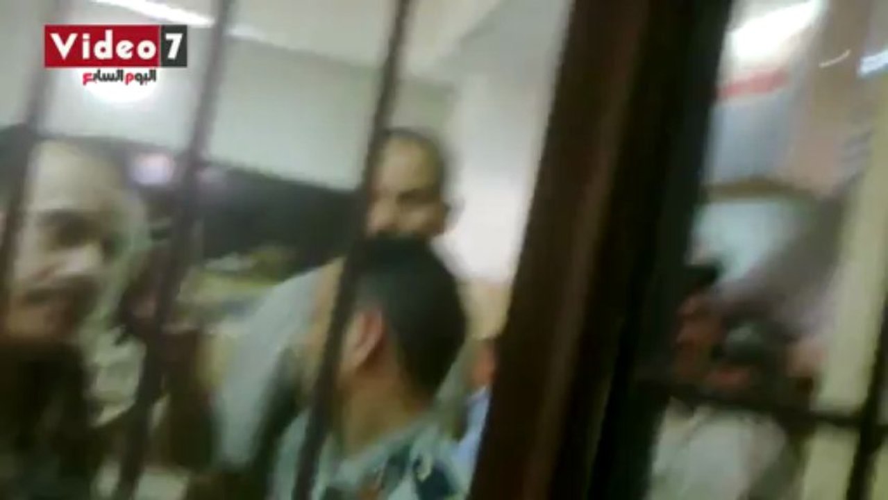 ‫ضابط شرطة يضرب مواطن ويهدد باغتصابه ‬‎