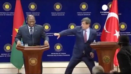 El titular de Exteriores de Burkina Faso sufreun...