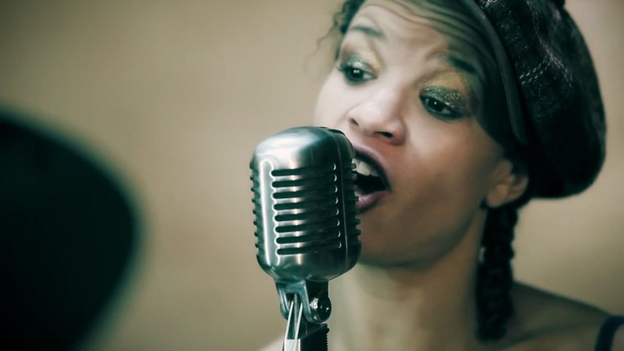 Nikki & Jules - Let's Make a Better World