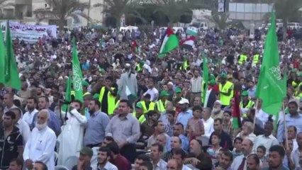 القرضاوي يدعو من غزة الفلسطينيين الى الوحدة