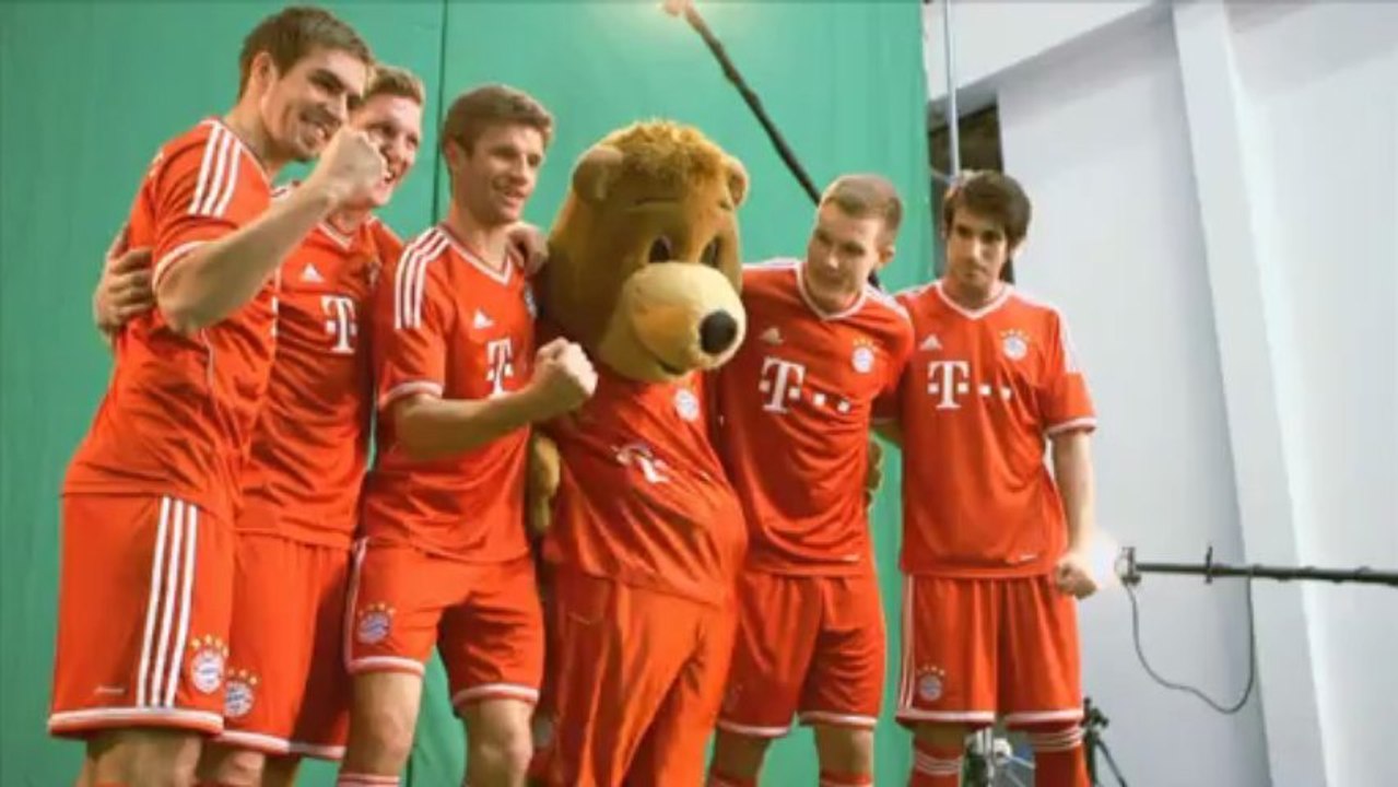 Fc bayern im neuen trikot: meisterfeier gegen augsburg