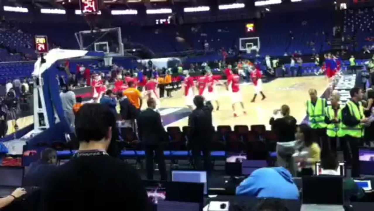 Προθέρμανση Ολυμπιακού στο O2 Arena πριν τον ημιτελικό με την ΤΣΣΚΑ (Final-4 Λονδίνο)