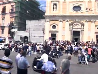 Portici (NA) - Il funerale della vittima del crollo del balcone -1- (10.05.13)
