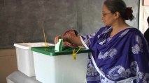 Pakistan holds election amid violence