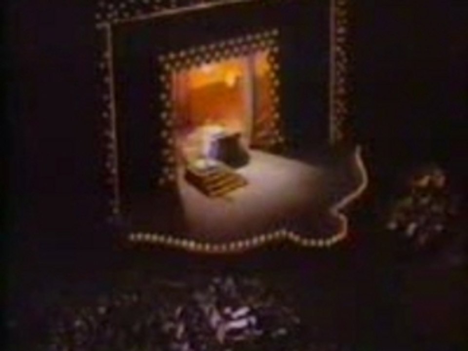 Dolly Parton-Here You Come Again (live)