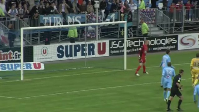 Tours FC (TOURS) - AC Arles Avignon (ACA) Le résumé du match (36ème journée) - saison 2012/2013
