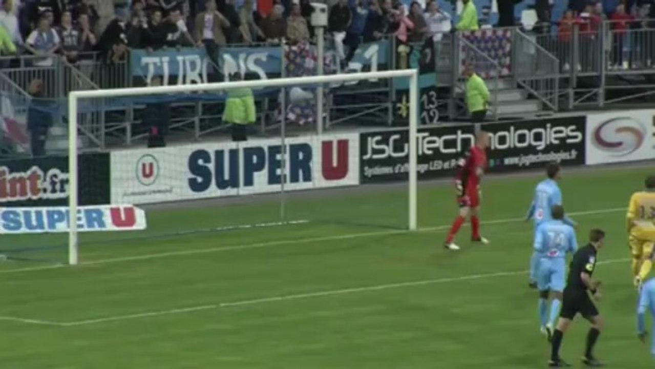 Tours FC (TOURS) - AC Arles Avignon (ACA) Le résumé du match (36ème journée) - saison 2012/2013