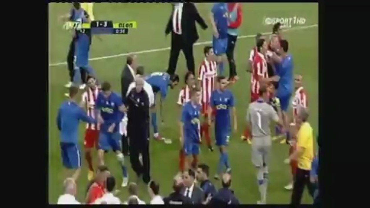 Μπάκος. Ο αλήτης ο Γιάχος και η αλητοπαραία του . Ξύλο στο τέλος