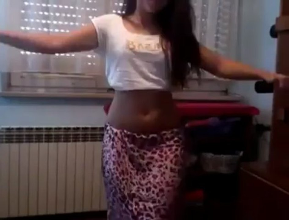 Roman dansöz- bir o yana salla bir bu yana