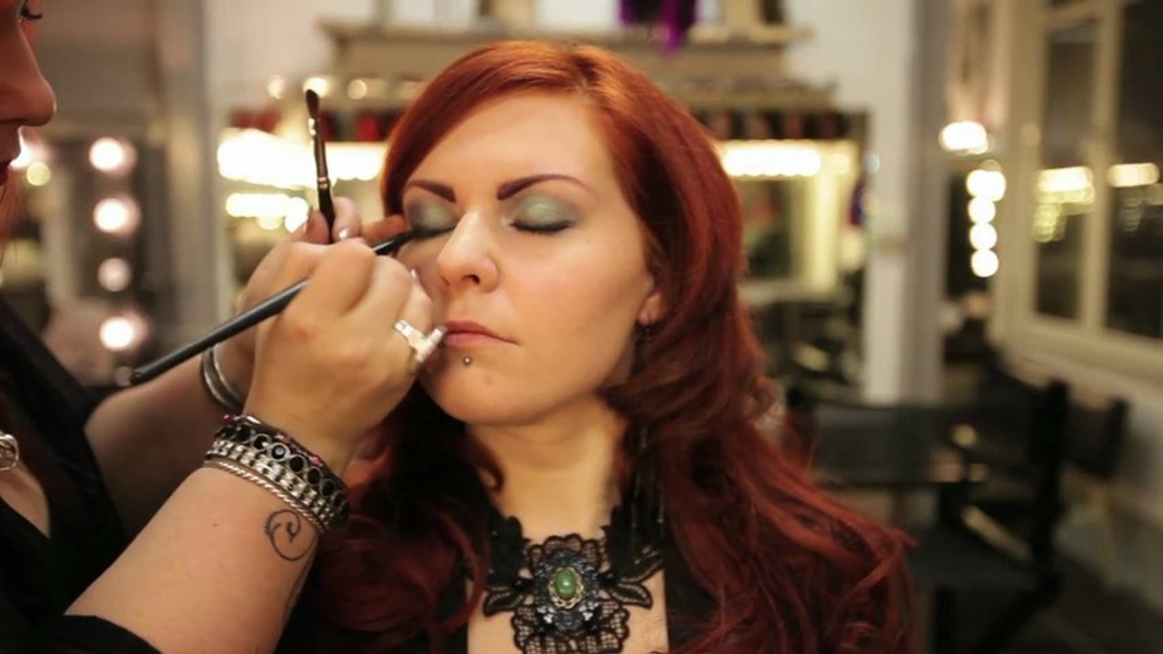 Relooking Maquillage sur Mad'Moiselle LELAYA - SB Make-Up