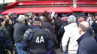Los antidisturbios franceses frente a los sin papeles (110513)