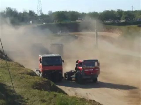 camion-cross elne 2013.... accrochage finale standarts