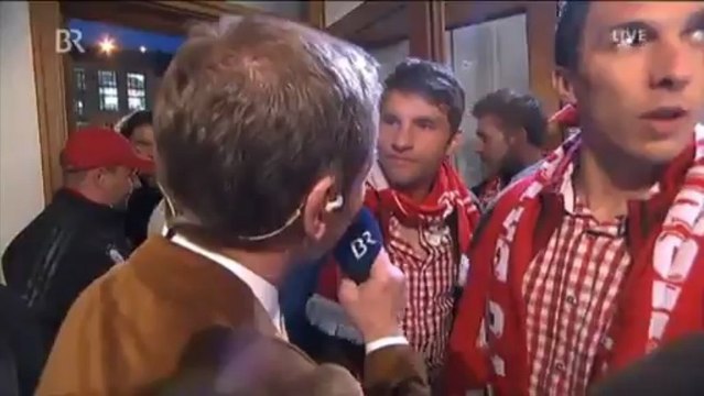 FC Bayern München - Meisterfeier 2013 auf dem Rathausbalkon (Marienplatz, 11.05.2013)