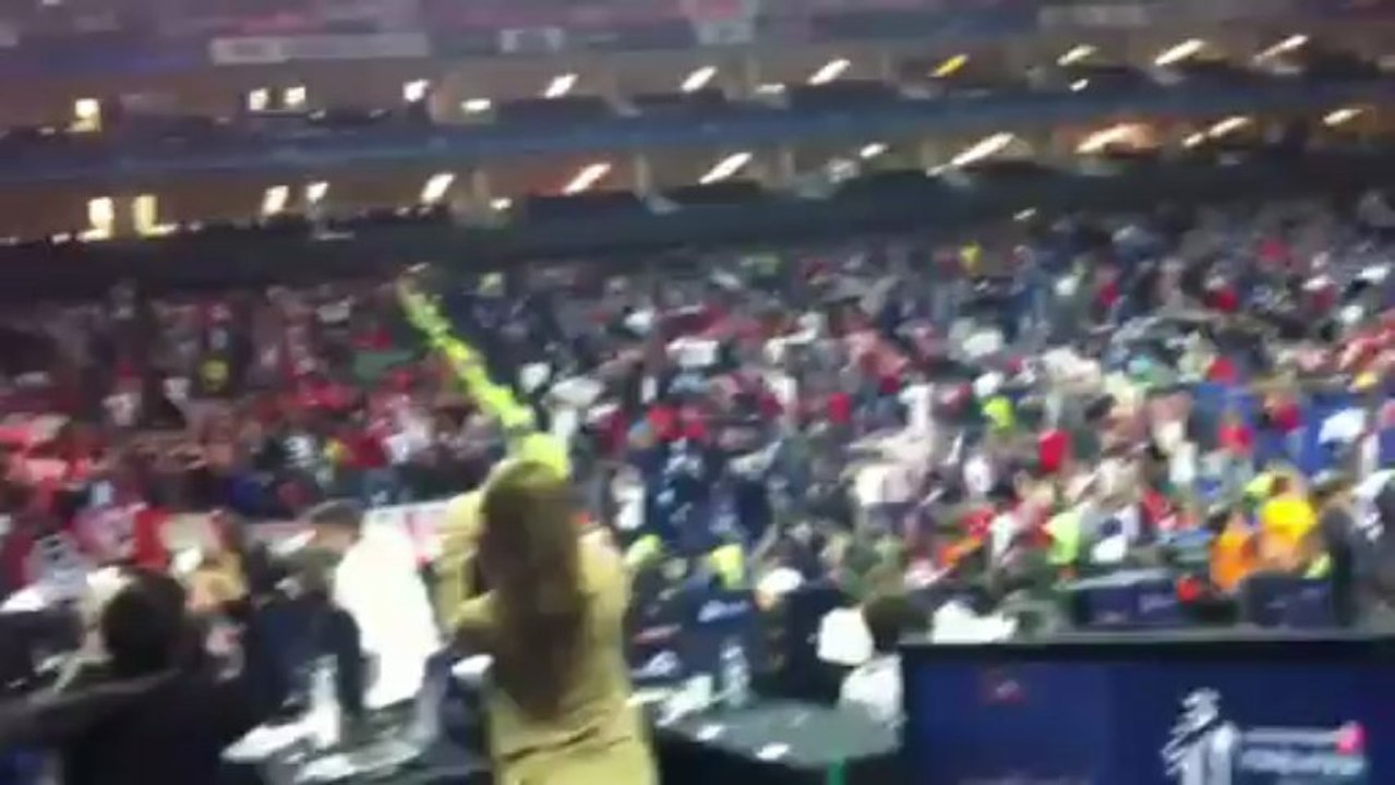 "Είσαι στο μυαλό κάτι μαγικό", φωνάζουν οι φίλοι του Ολυμπιακού στην Ο2 Arena