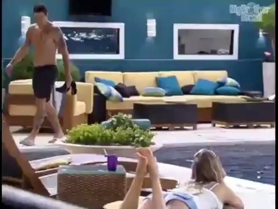 Jonique brincando na piscina - 24.02 p.2