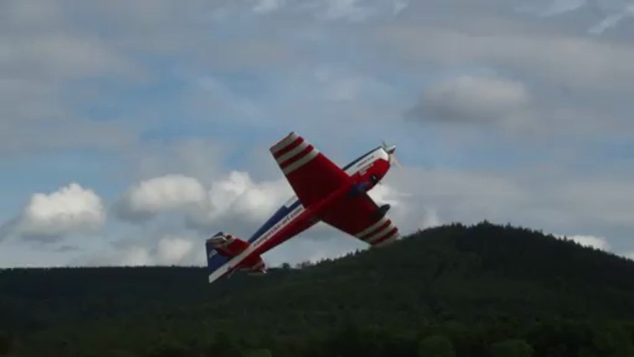 MCG Torsten.M Extra330 3m Composite FullHD 2011-06-13.mp4