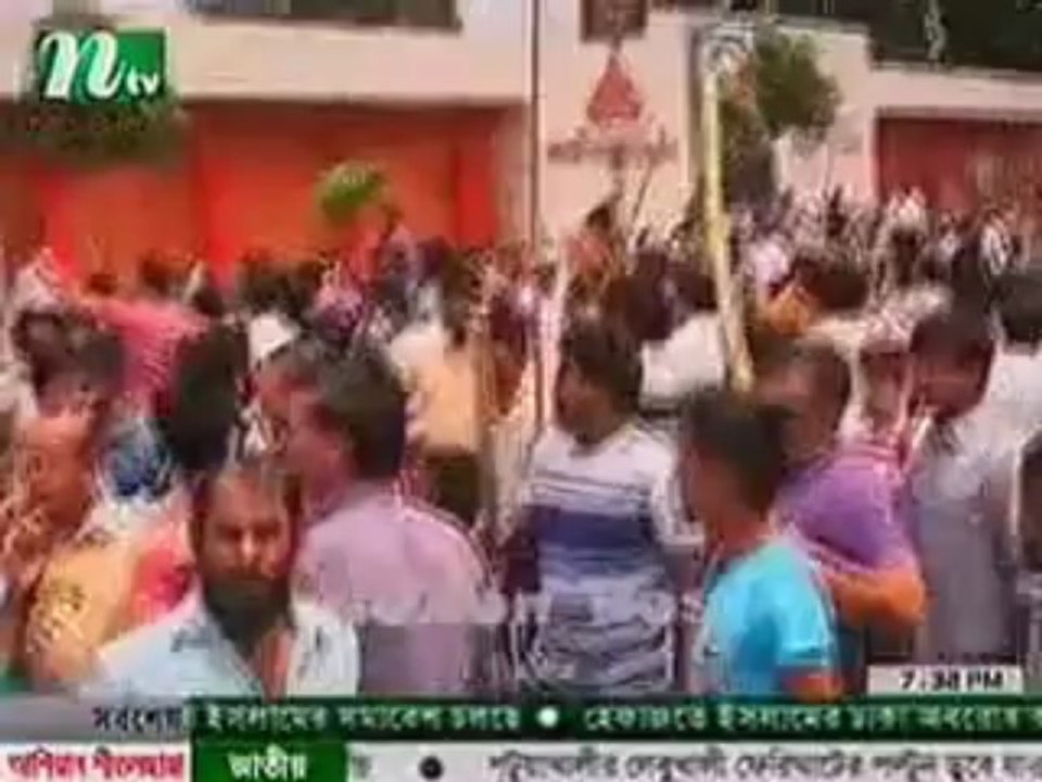 Bangladesh police open fire & clash with Hefajat-e Islam protesters demand pro-blasphemy law