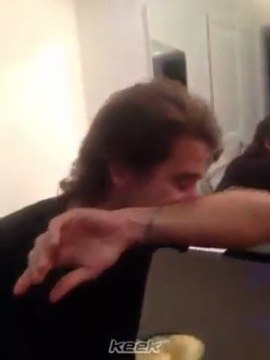 Pedro en camarines Viaje de Locura keek de Gustavo Conti - 11 de Mayo