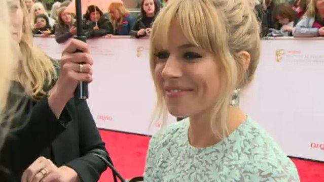 BAFTAs 2013: Sienna Miller on being attacked by birds!