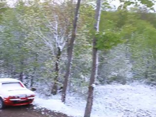 De la neige mi-mai a Gore au Québec.