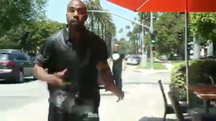 Kanye West s'attaque à un paparazzi !